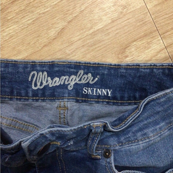 Wrangler Blue Jean Shorts Distressed Cut-Offs size 28 - Picture 5 of 5